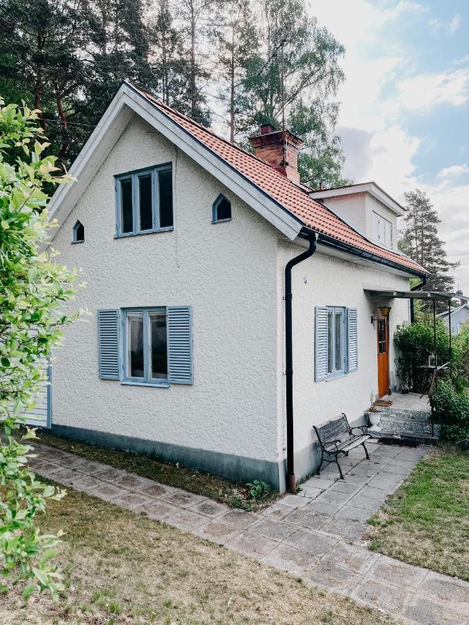 Charming House With Wood Stove Near Lake Virserum Екстер'єр фото